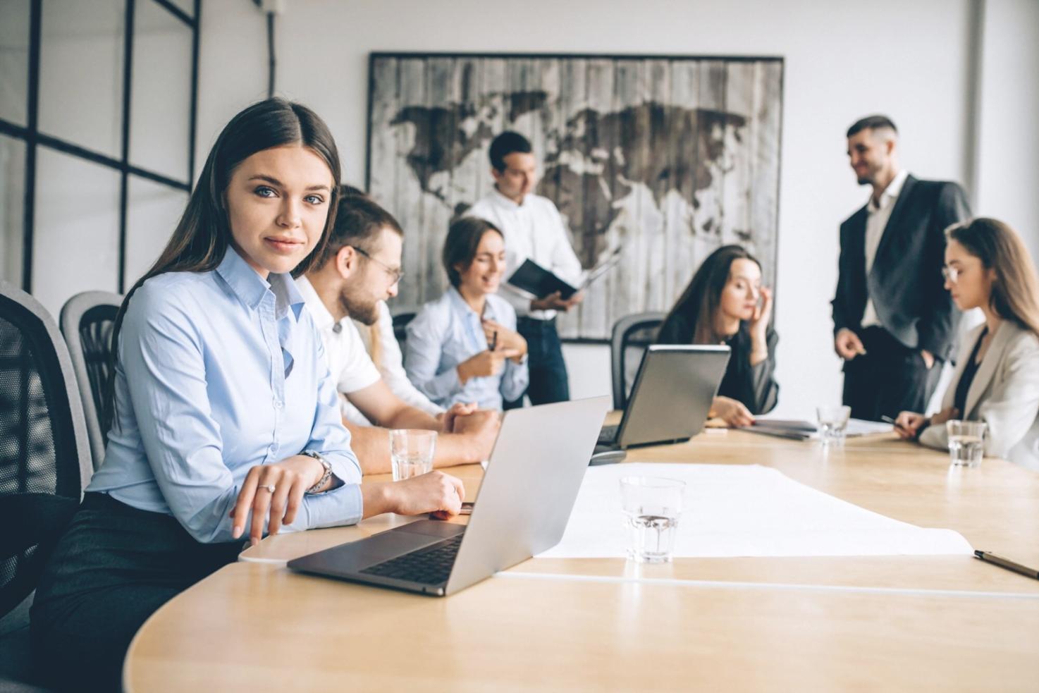 Reunión de trabajo sobre estrategia financiera empresarial